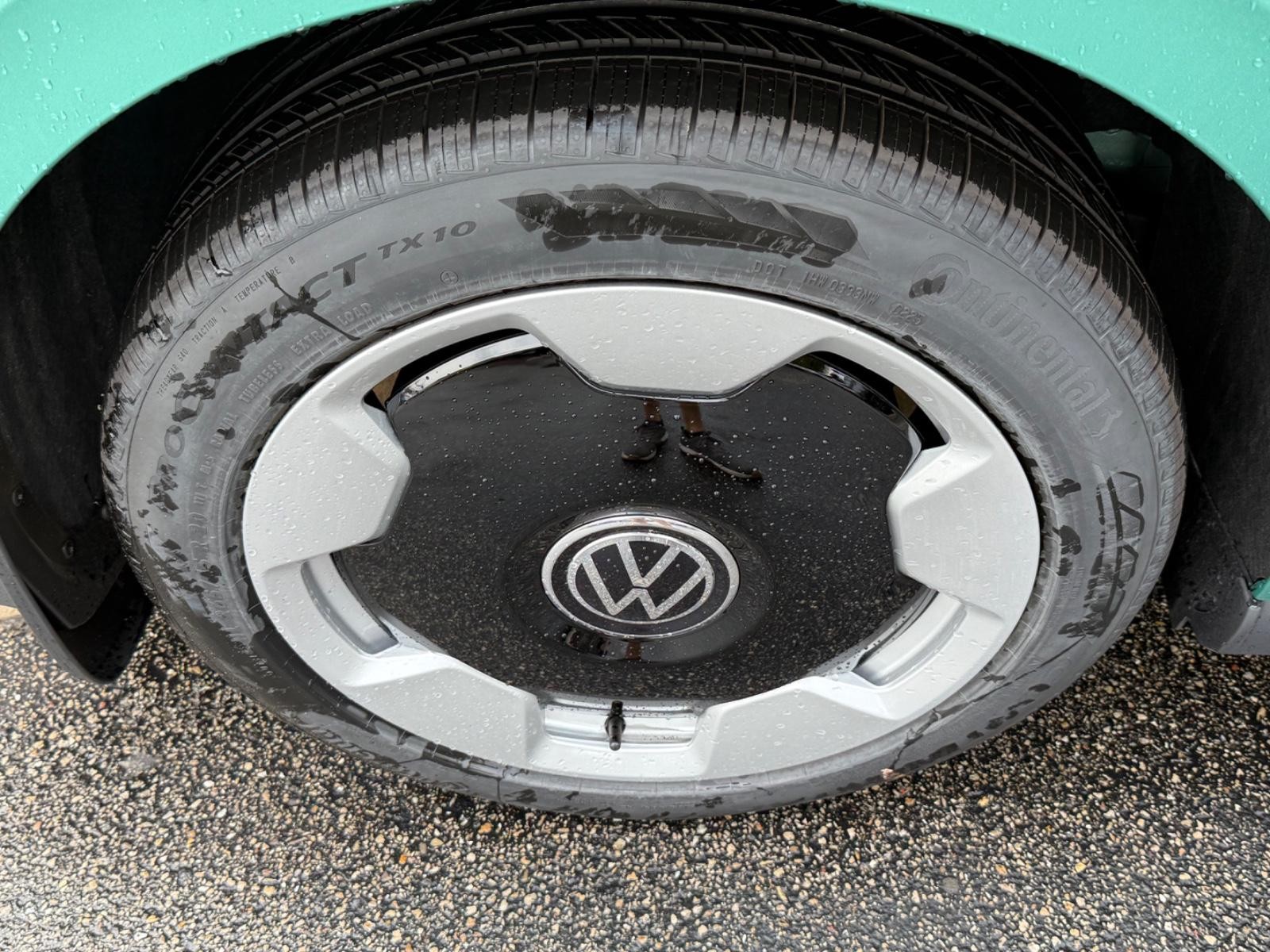 Volkswagen ID. Buzz Vehicle Image 04