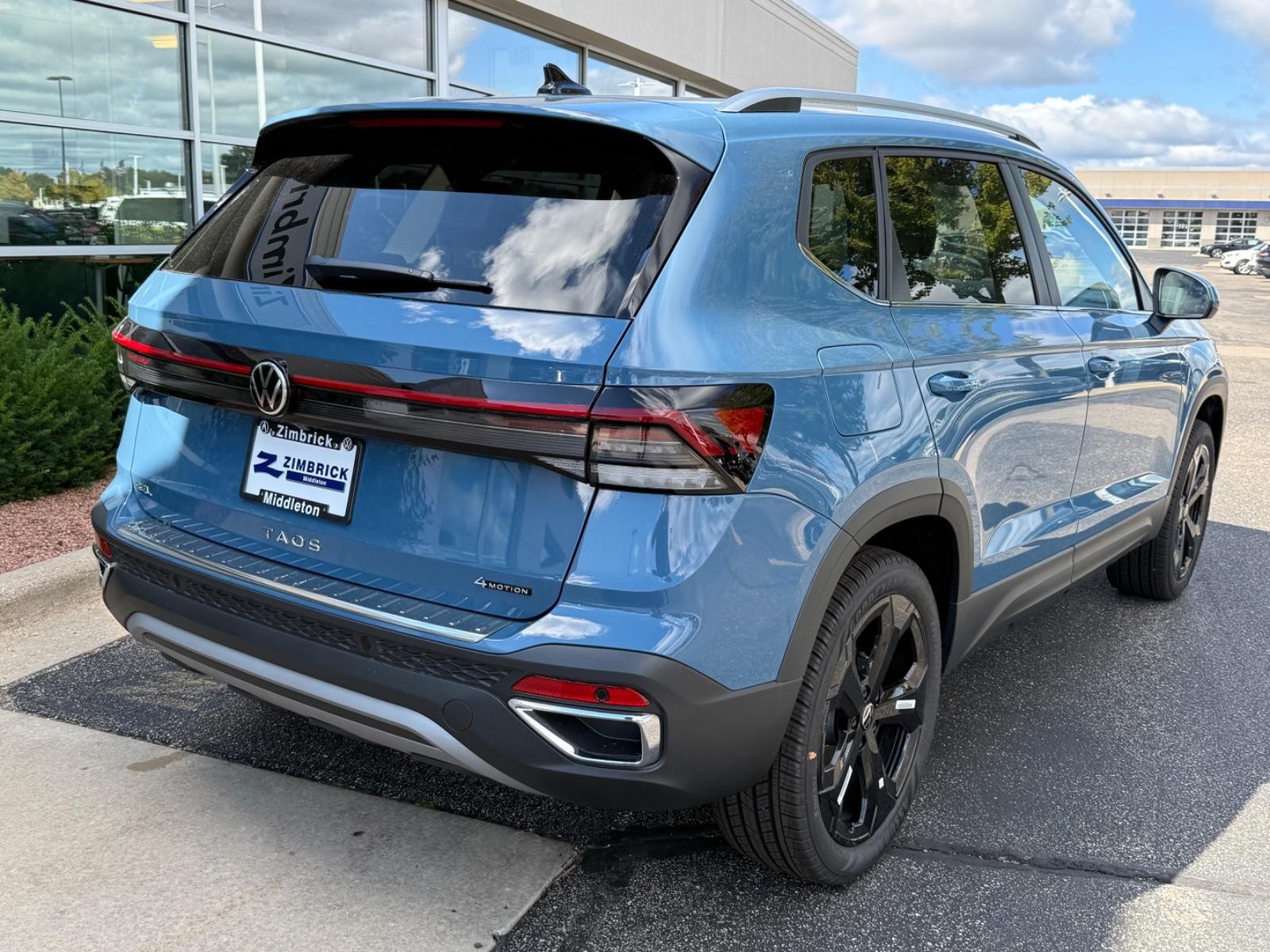 Volkswagen Taos Vehicle Image 03