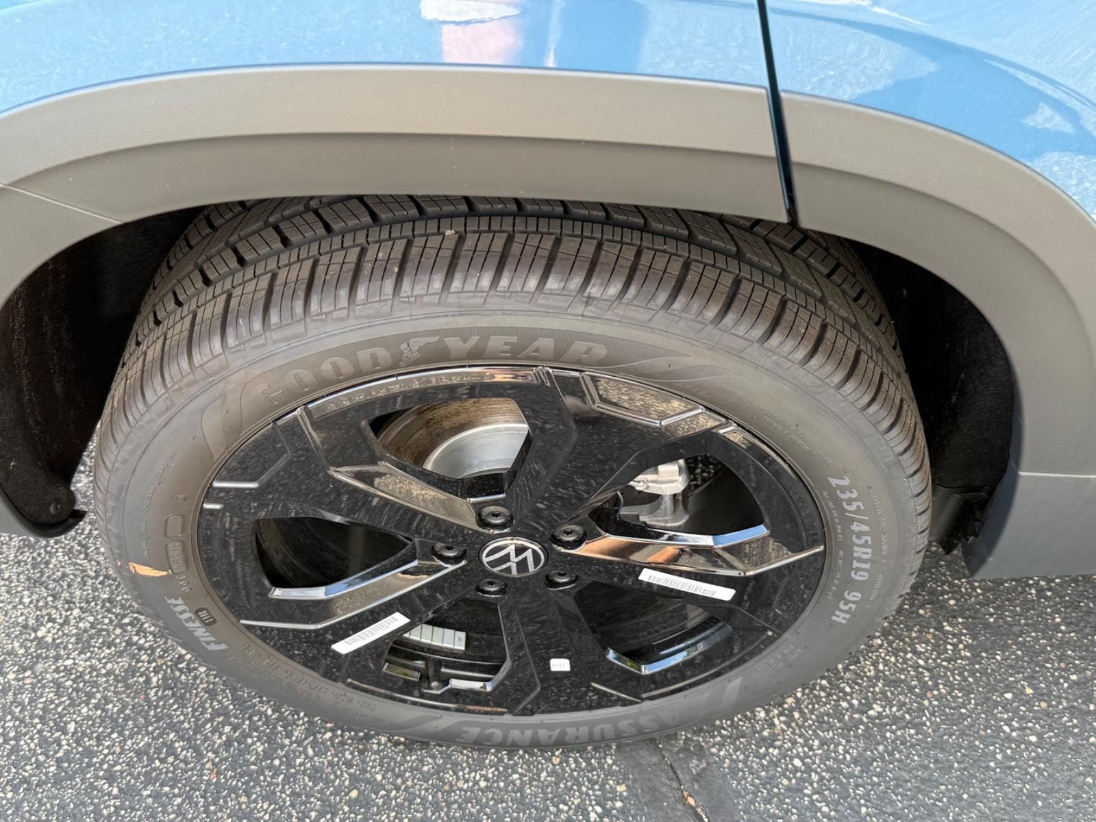 Volkswagen Taos Vehicle Image 04