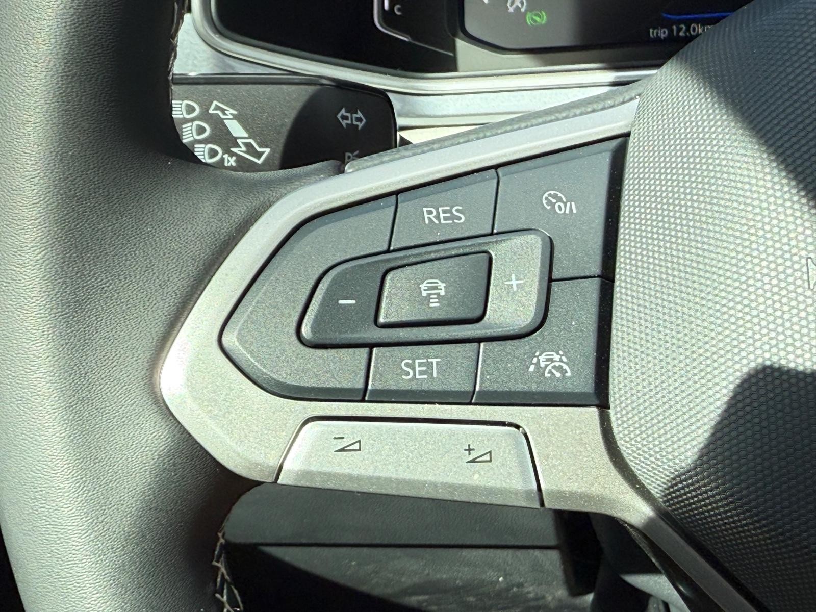 Volkswagen Taos Vehicle Image 11