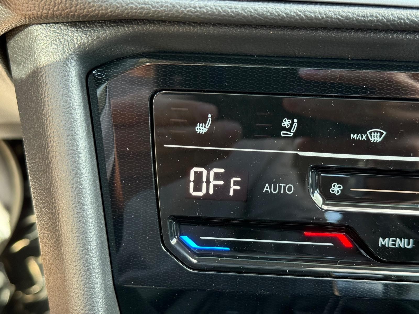 Volkswagen Taos Vehicle Image 14