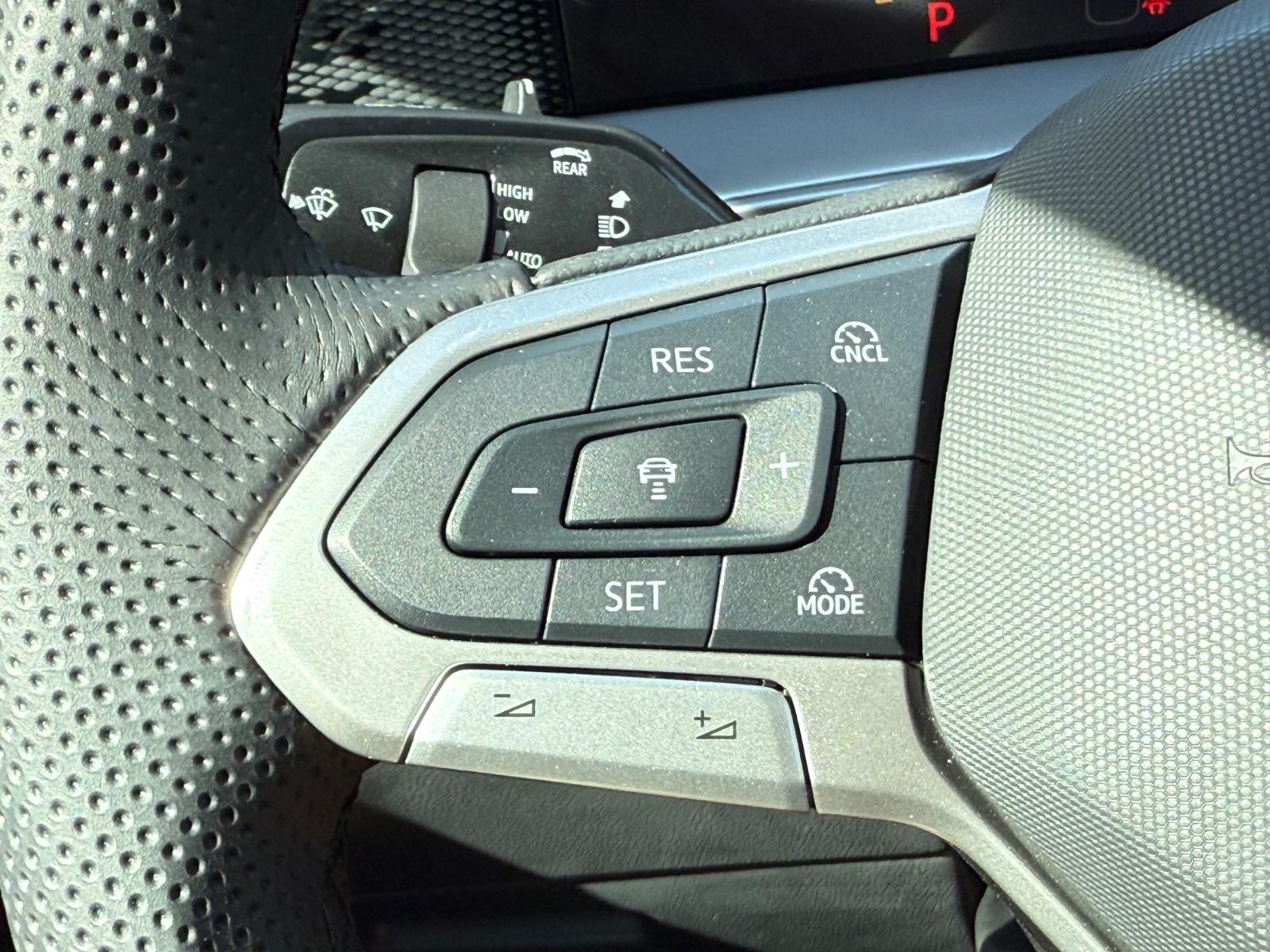 Volkswagen Tiguan Vehicle Image 10