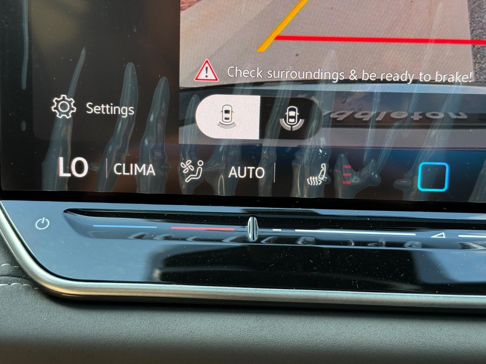 Volkswagen Tiguan Vehicle Image 14