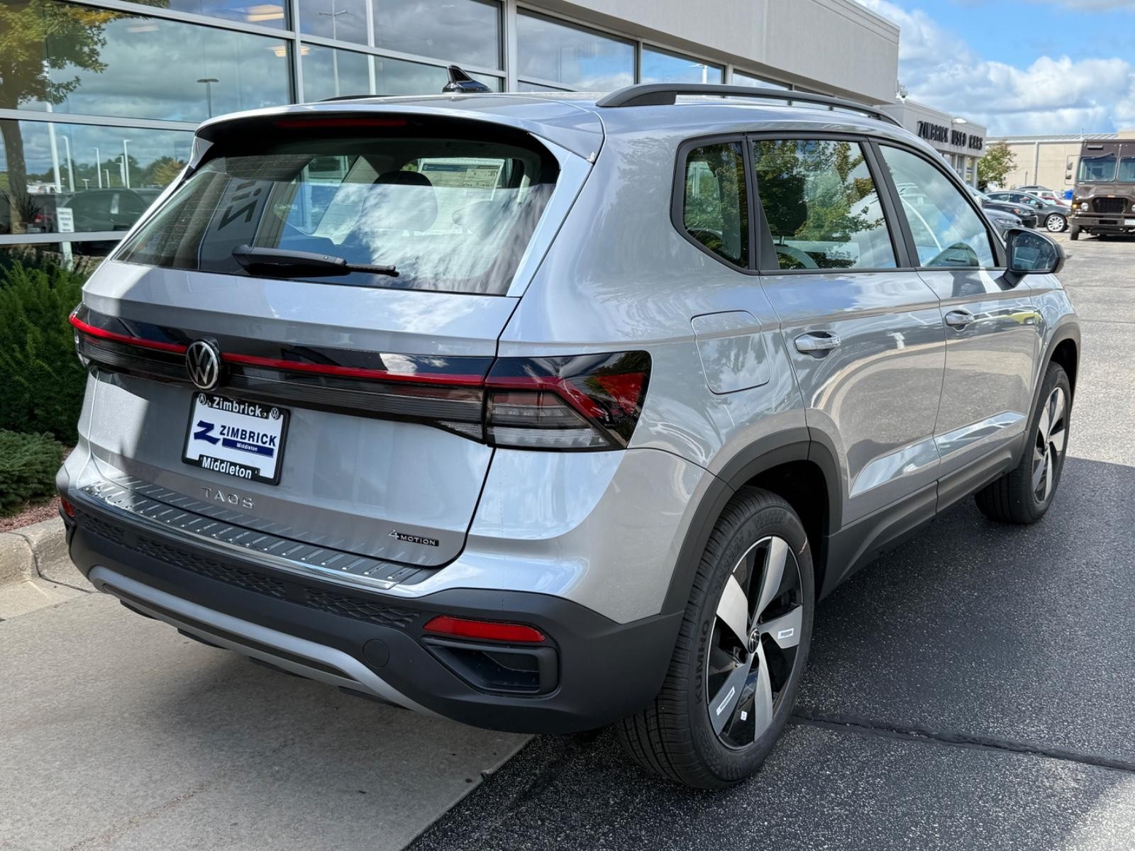Volkswagen Taos Vehicle Image 03