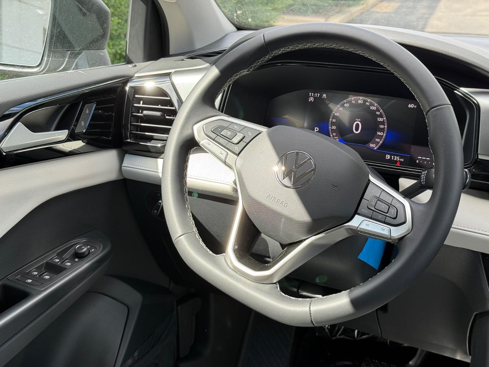 Volkswagen Taos Vehicle Image 09