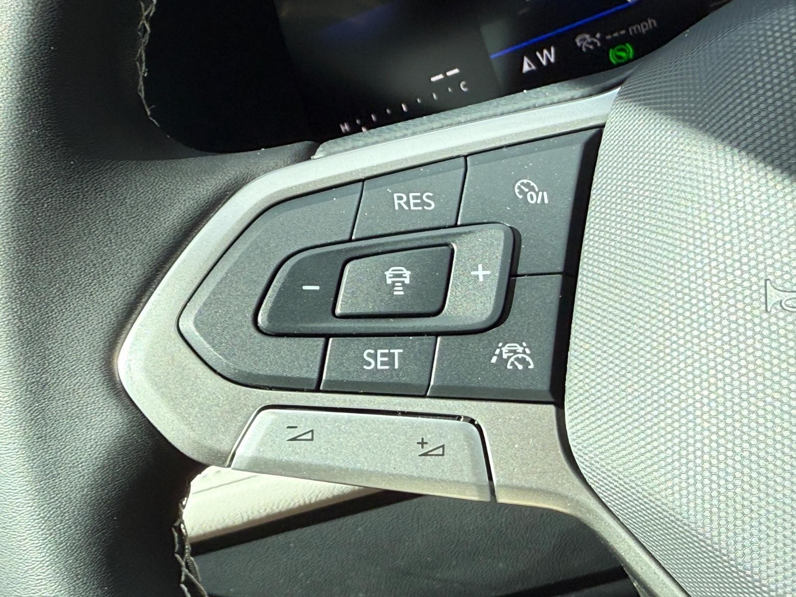 Volkswagen Taos Vehicle Image 11