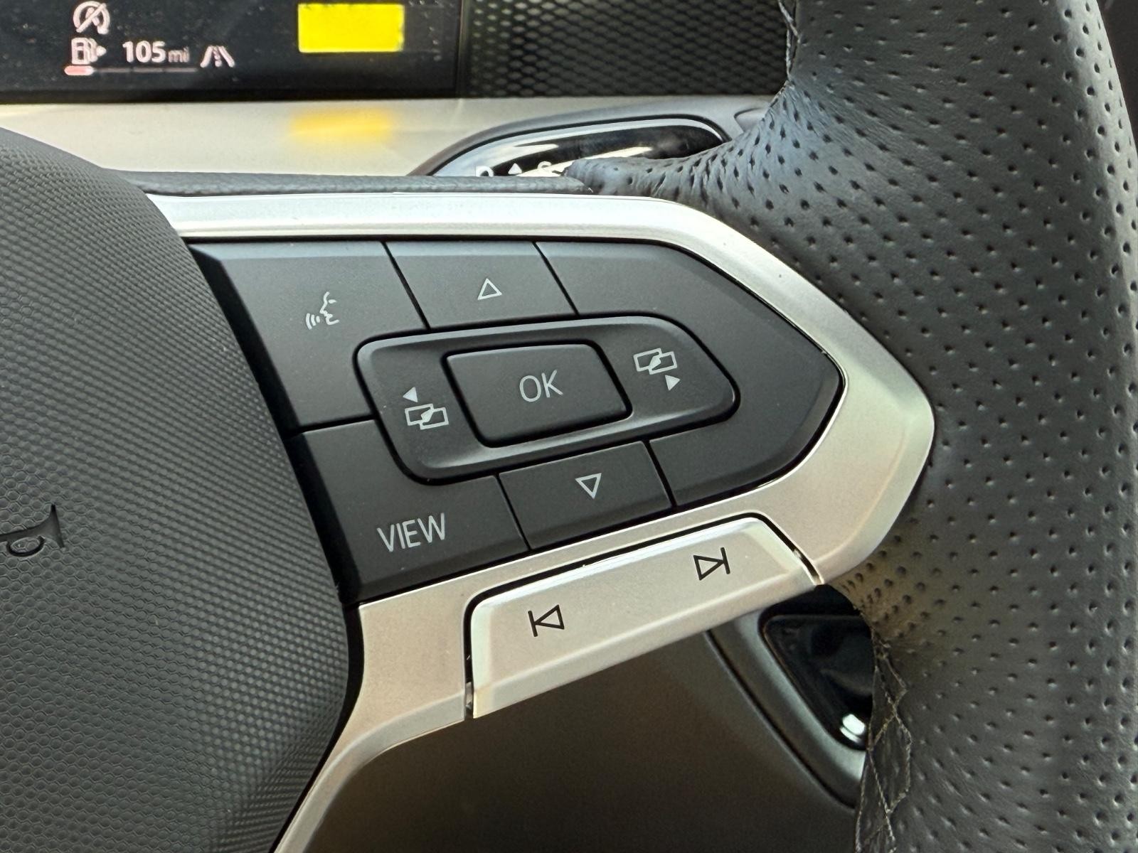 Volkswagen Tiguan Vehicle Image 11