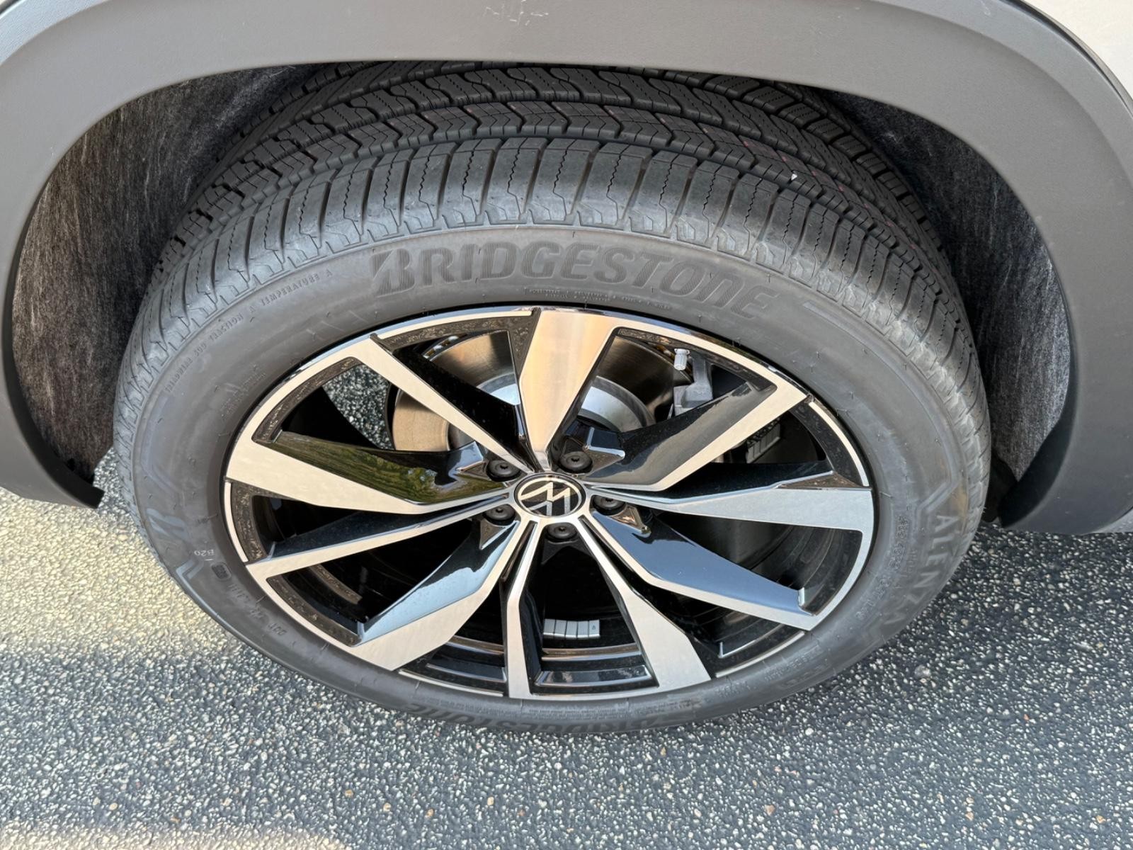 Volkswagen Atlas Vehicle Image 04