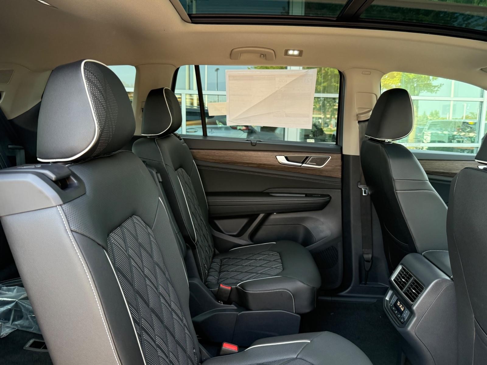 Volkswagen Atlas Vehicle Image 05