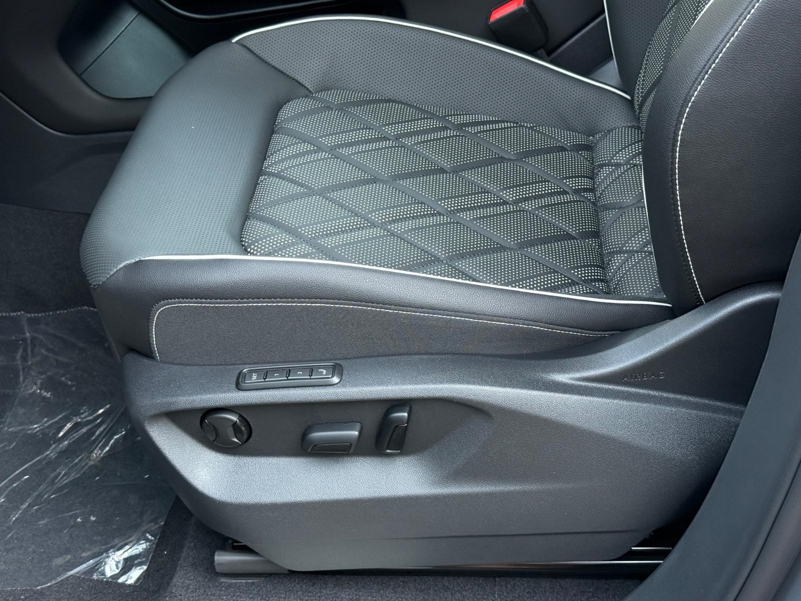 Volkswagen Atlas Vehicle Image 16