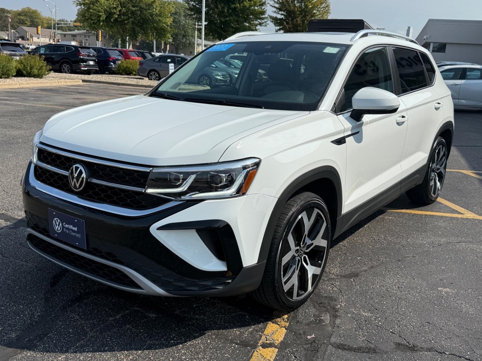 Volkswagen Taos Vehicle Image 08