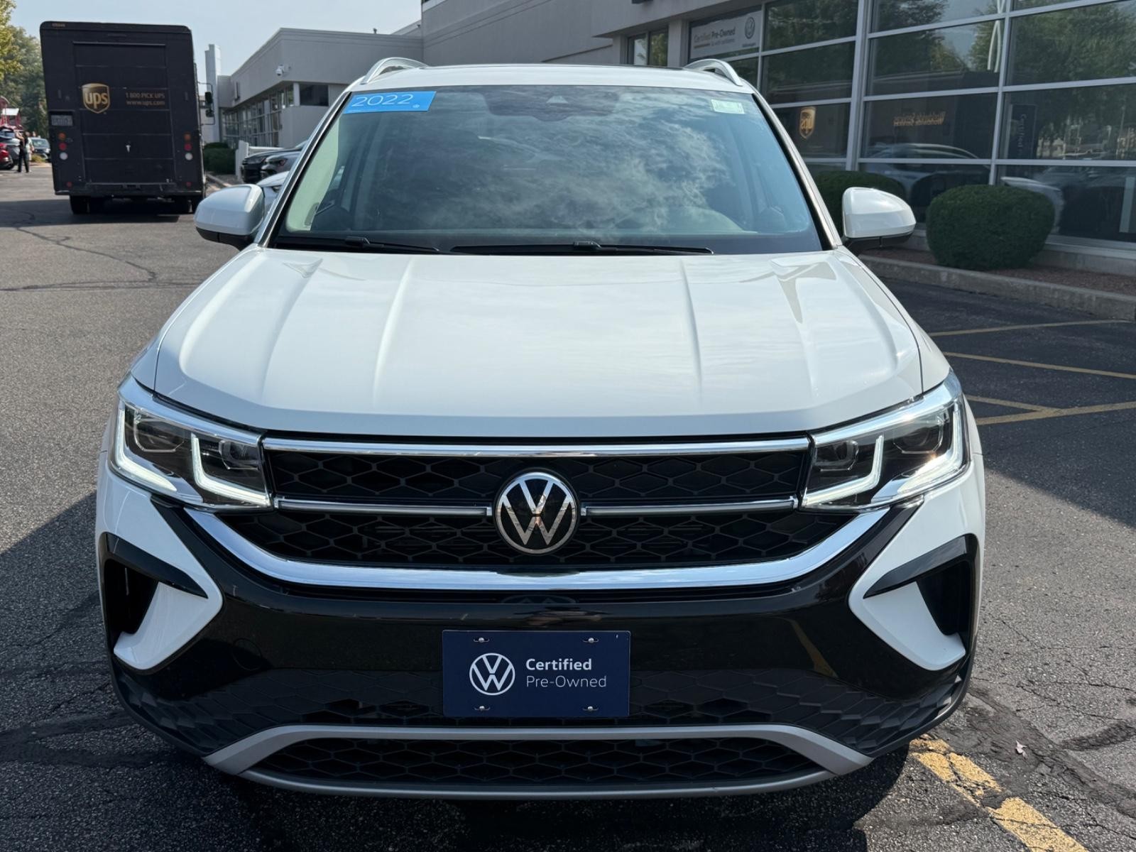 Volkswagen Taos Vehicle Image 09