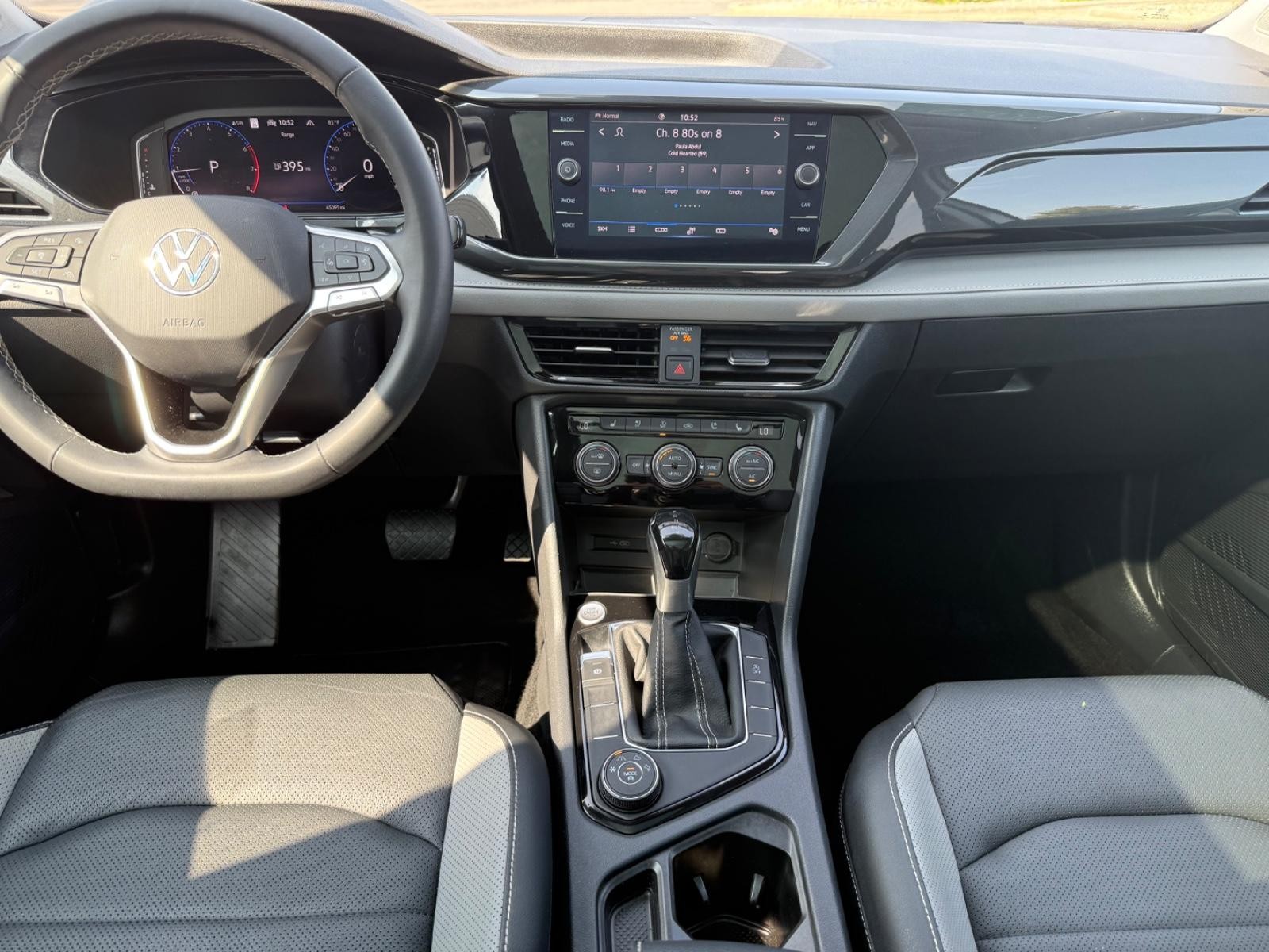 Volkswagen Taos Vehicle Image 11