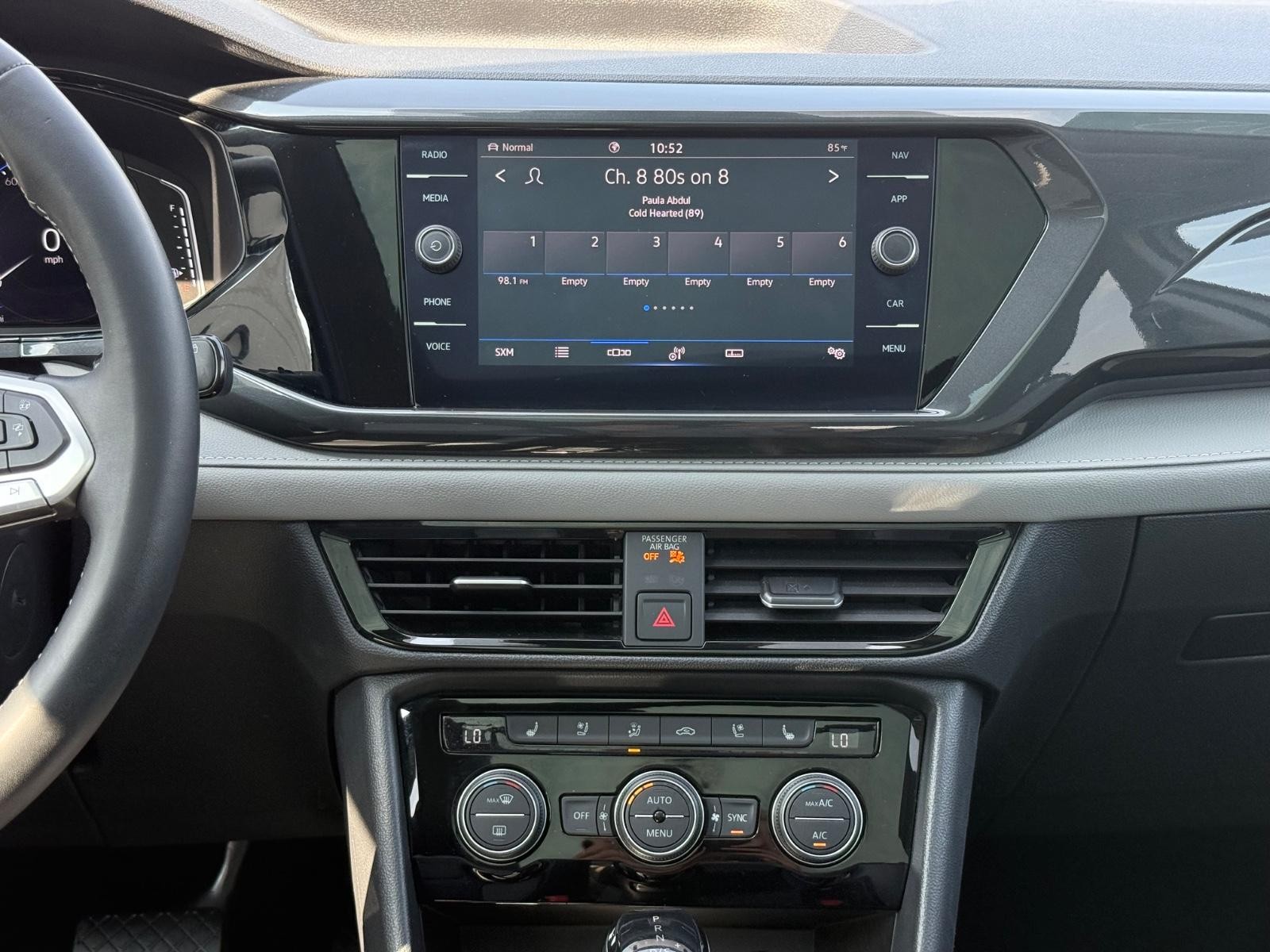 Volkswagen Taos Vehicle Image 12