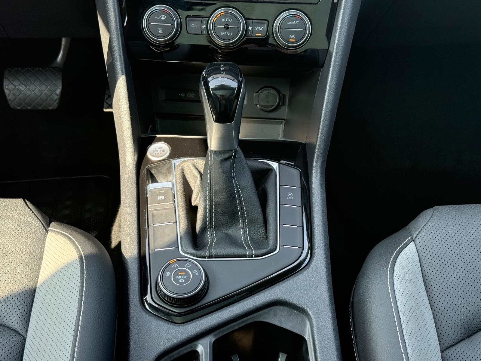 Volkswagen Taos Vehicle Image 13