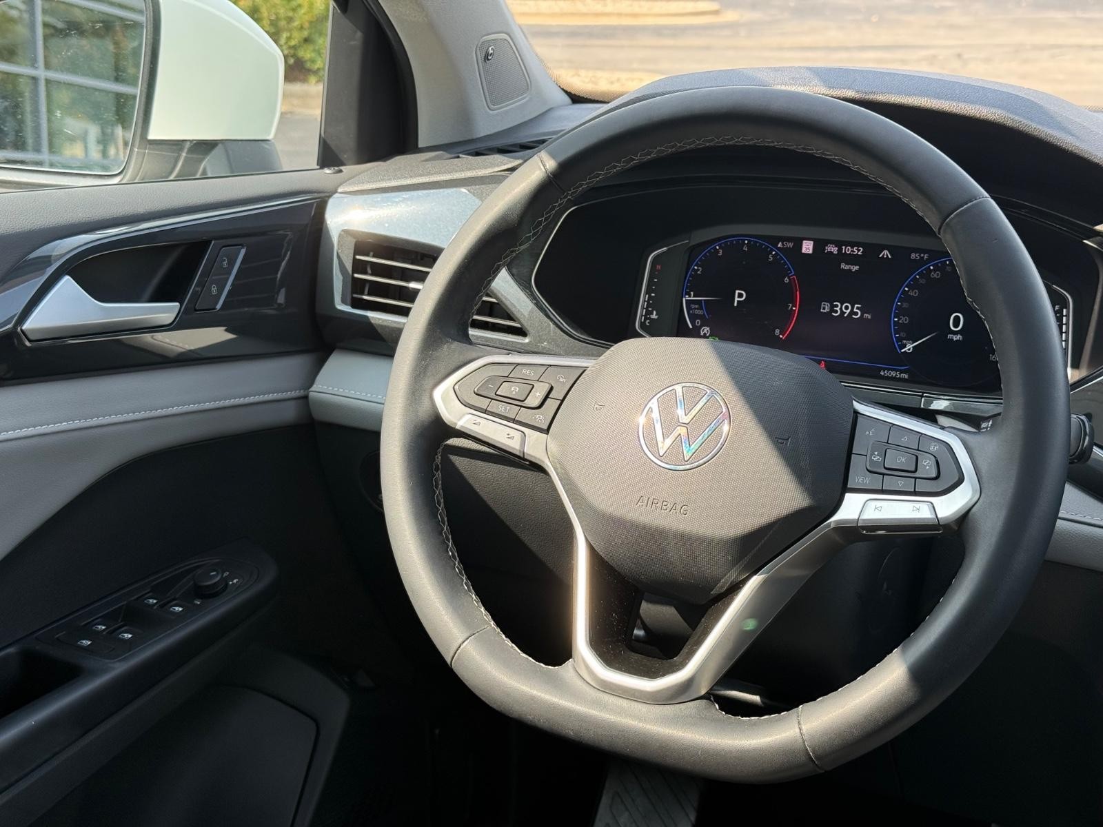Volkswagen Taos Vehicle Image 14