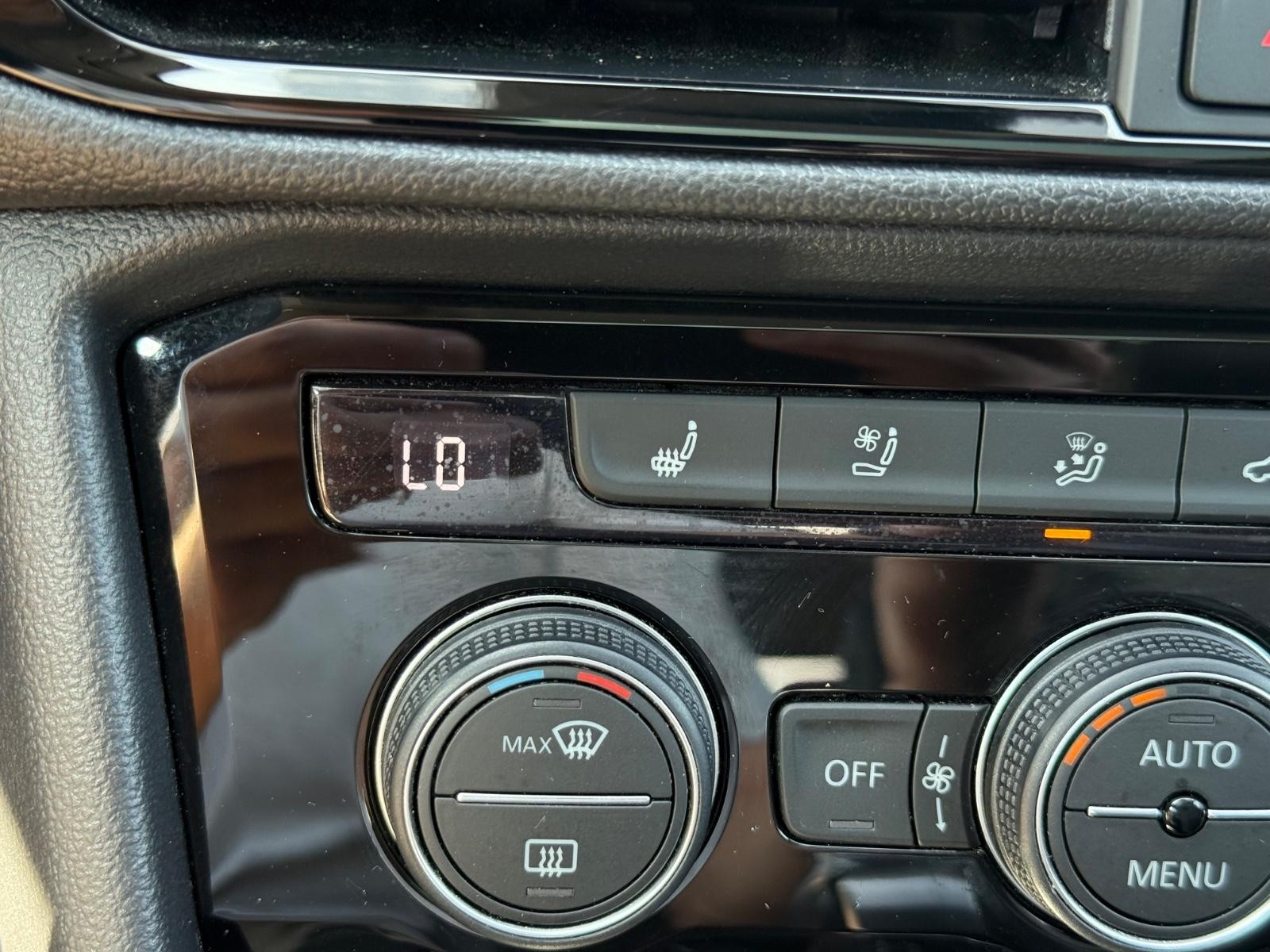 Volkswagen Taos Vehicle Image 20