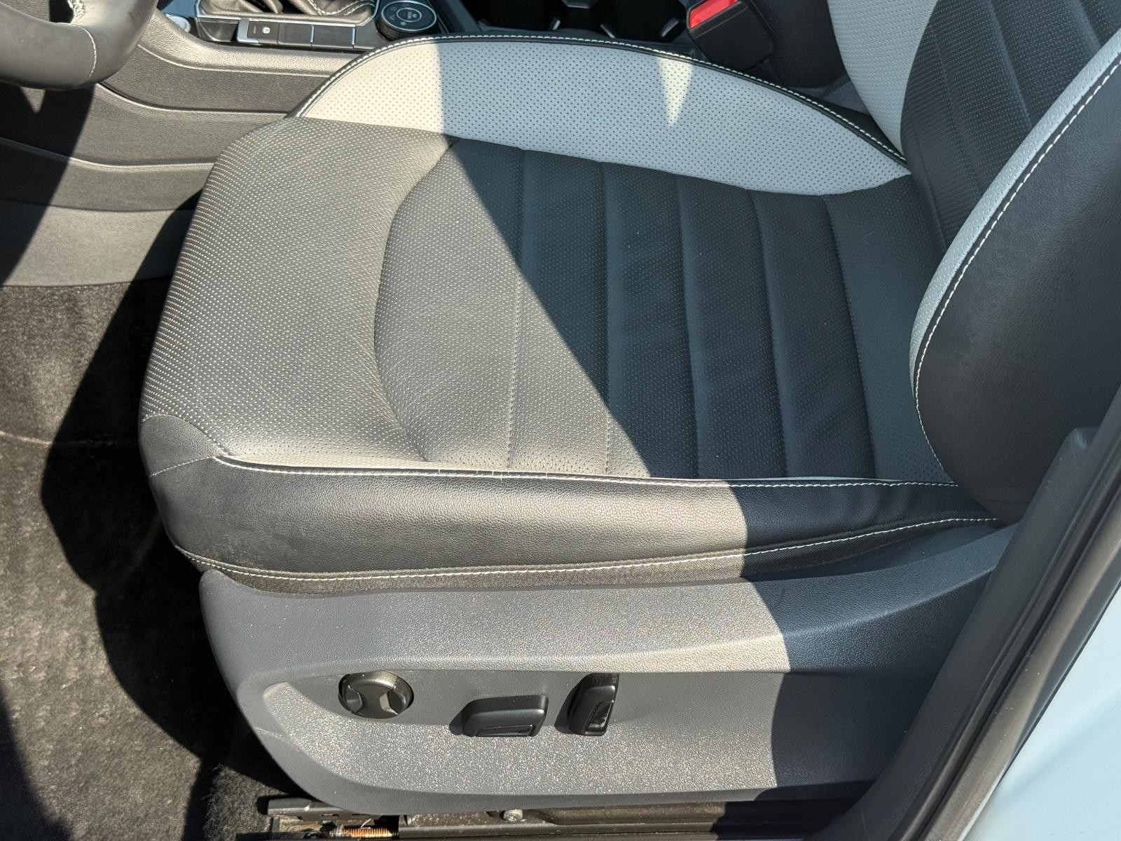 Volkswagen Taos Vehicle Image 22