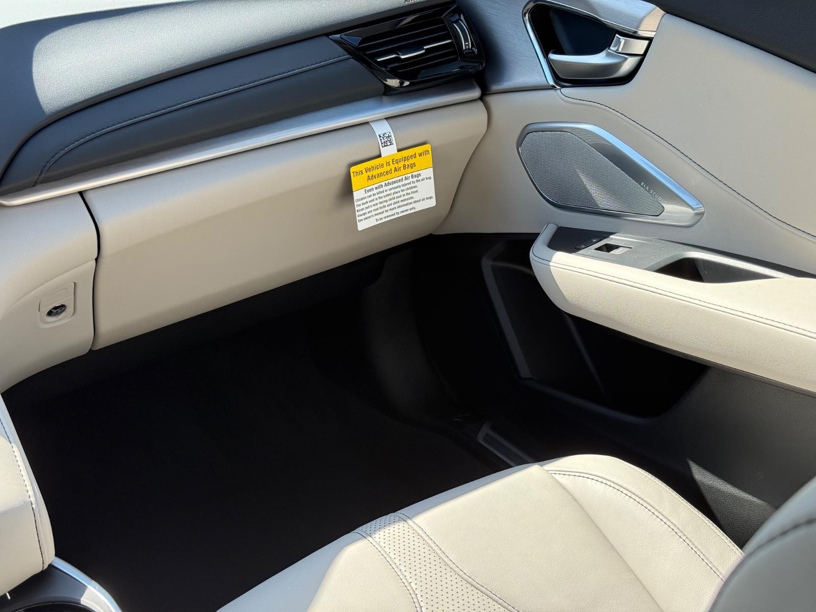 Acura RDX Vehicle Image 10