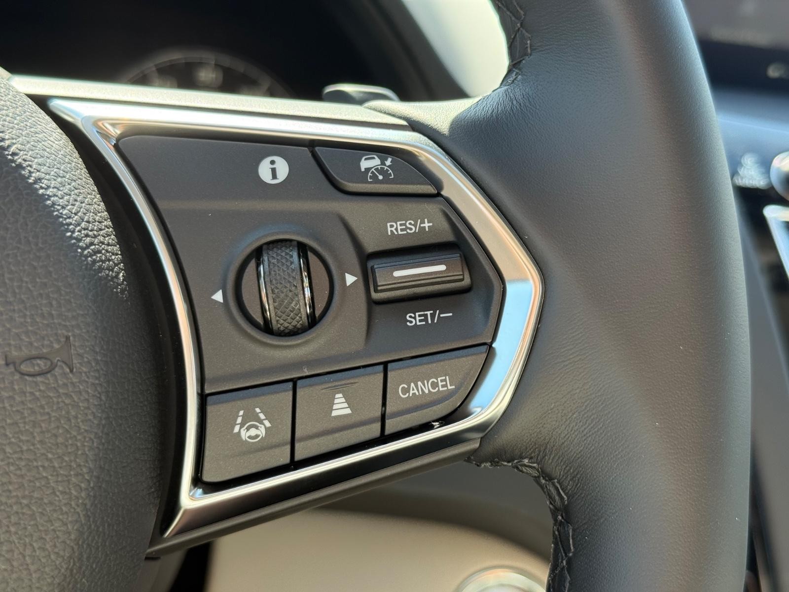 Acura RDX Vehicle Image 13