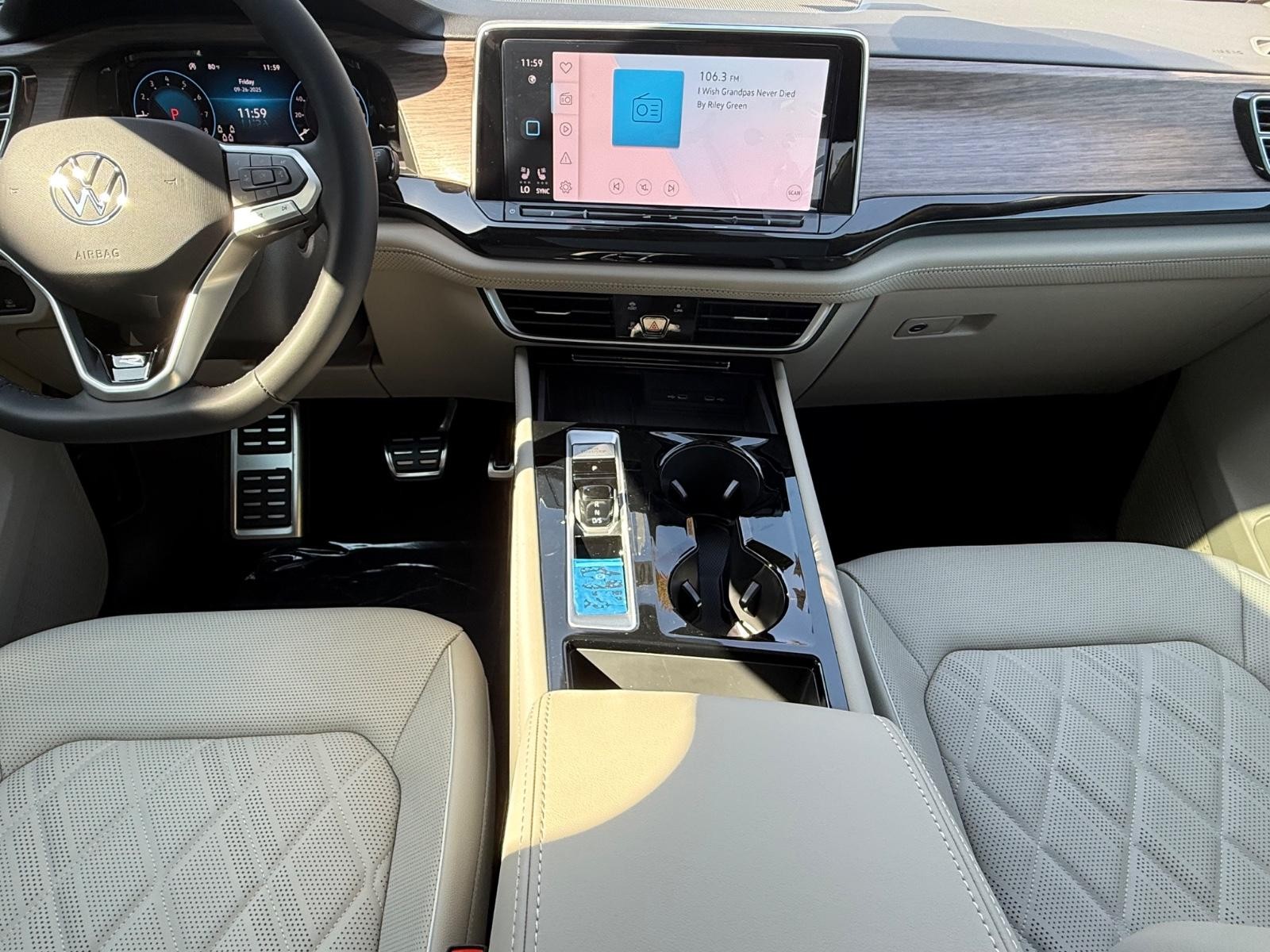 Volkswagen Atlas Vehicle Image 07