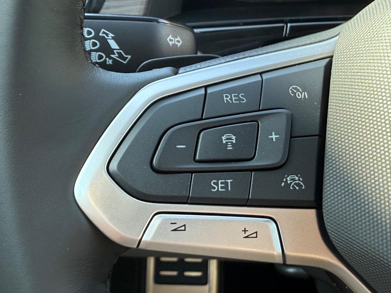 Volkswagen Atlas Vehicle Image 12