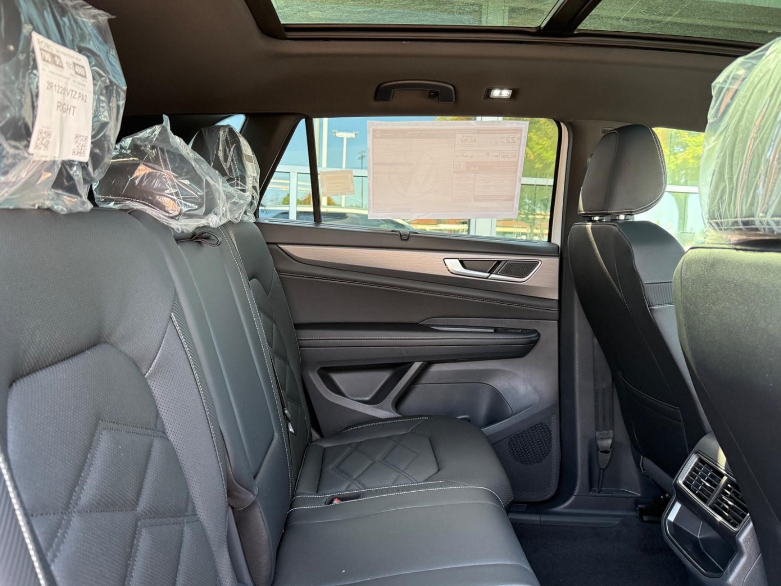 Volkswagen Atlas Cross Sport Vehicle Image 05