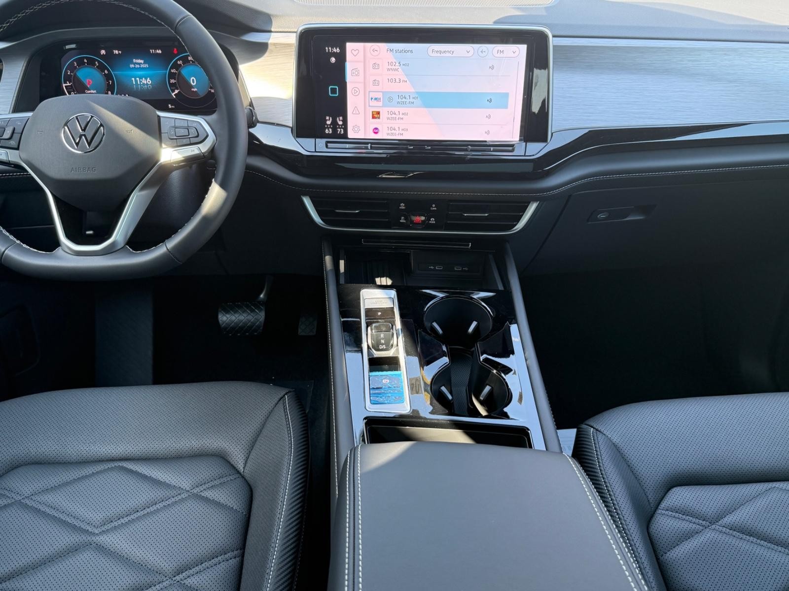 Volkswagen Atlas Cross Sport Vehicle Image 06