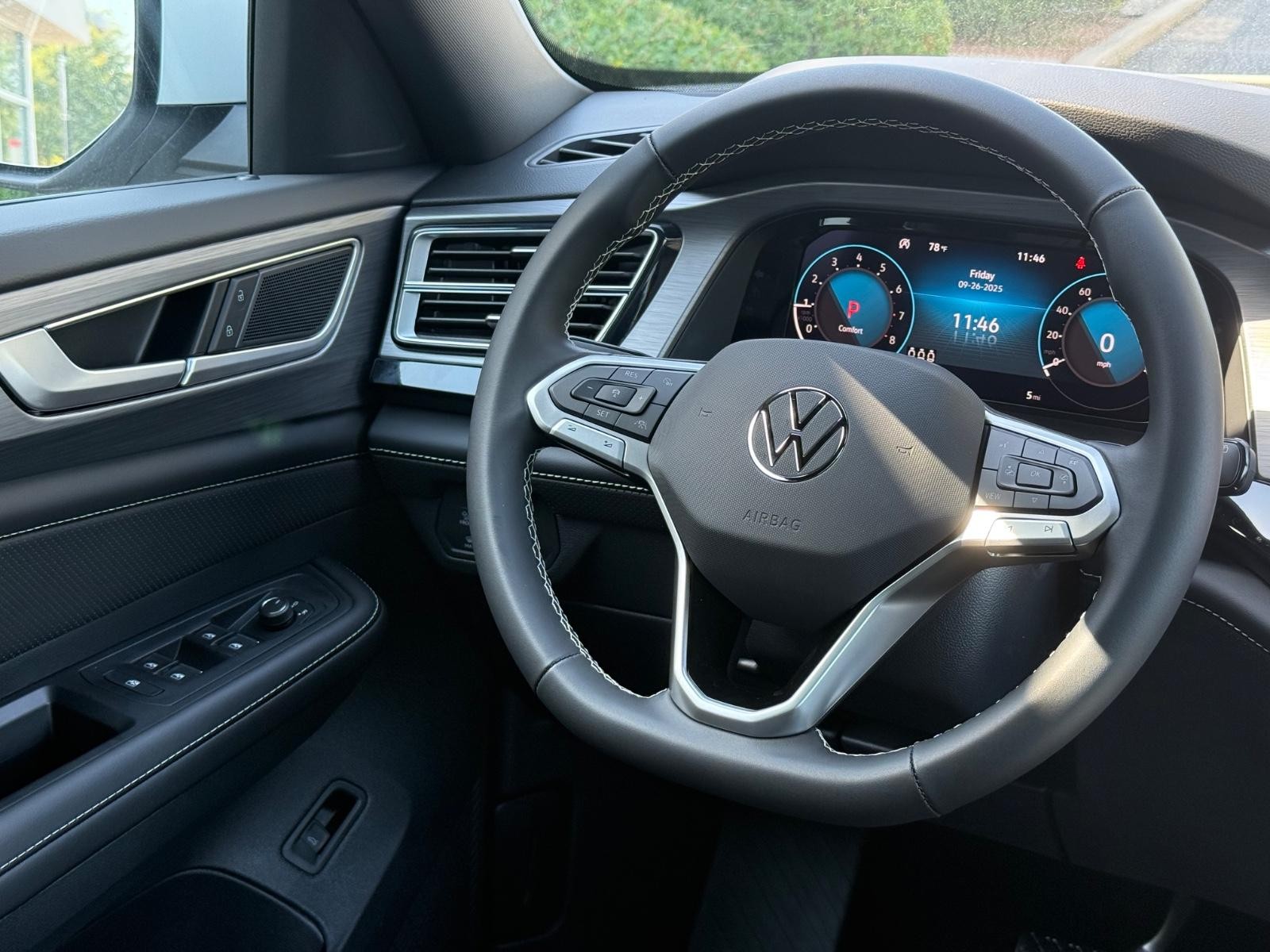 Volkswagen Atlas Cross Sport Vehicle Image 09