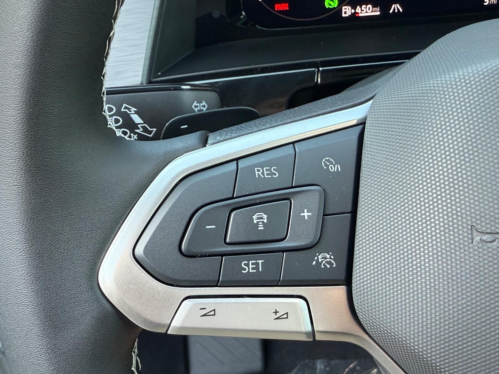 Volkswagen Atlas Cross Sport Vehicle Image 11