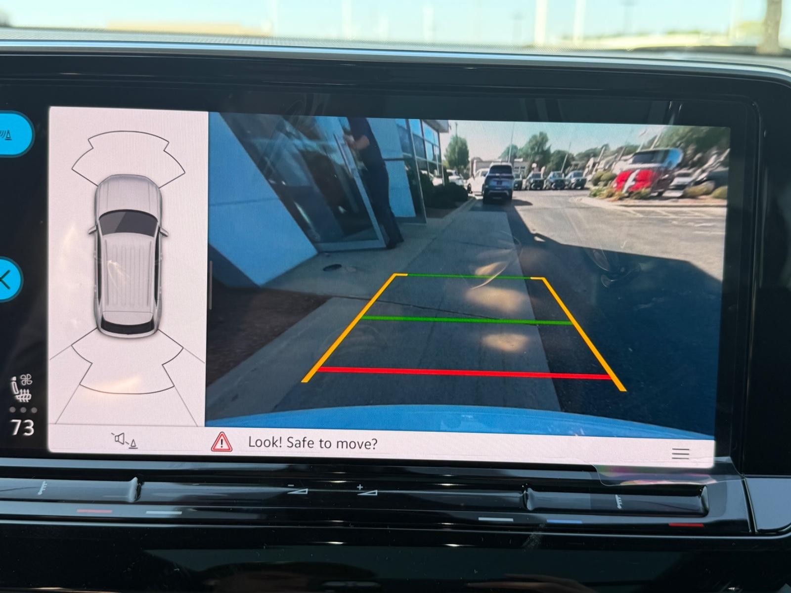 Volkswagen Atlas Cross Sport Vehicle Image 13
