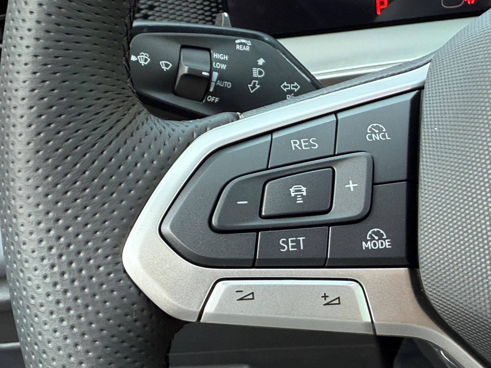 Volkswagen Tiguan Vehicle Image 10