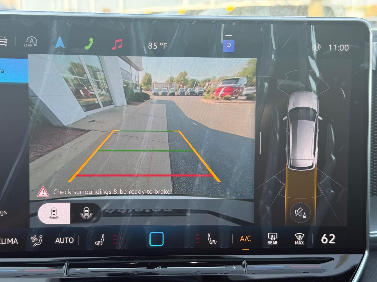 Volkswagen Tiguan Vehicle Image 13