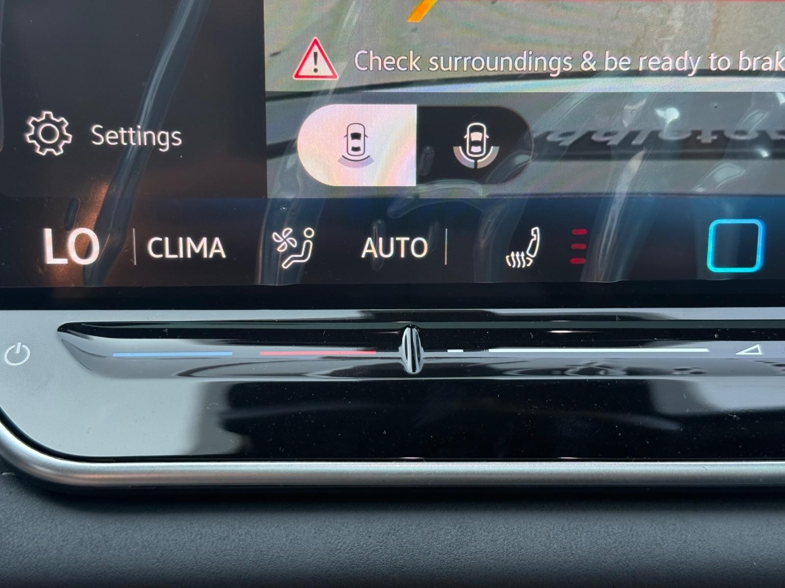 Volkswagen Tiguan Vehicle Image 14