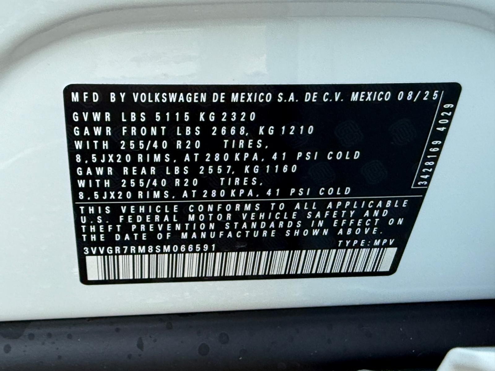 Volkswagen Tiguan Vehicle Image 17