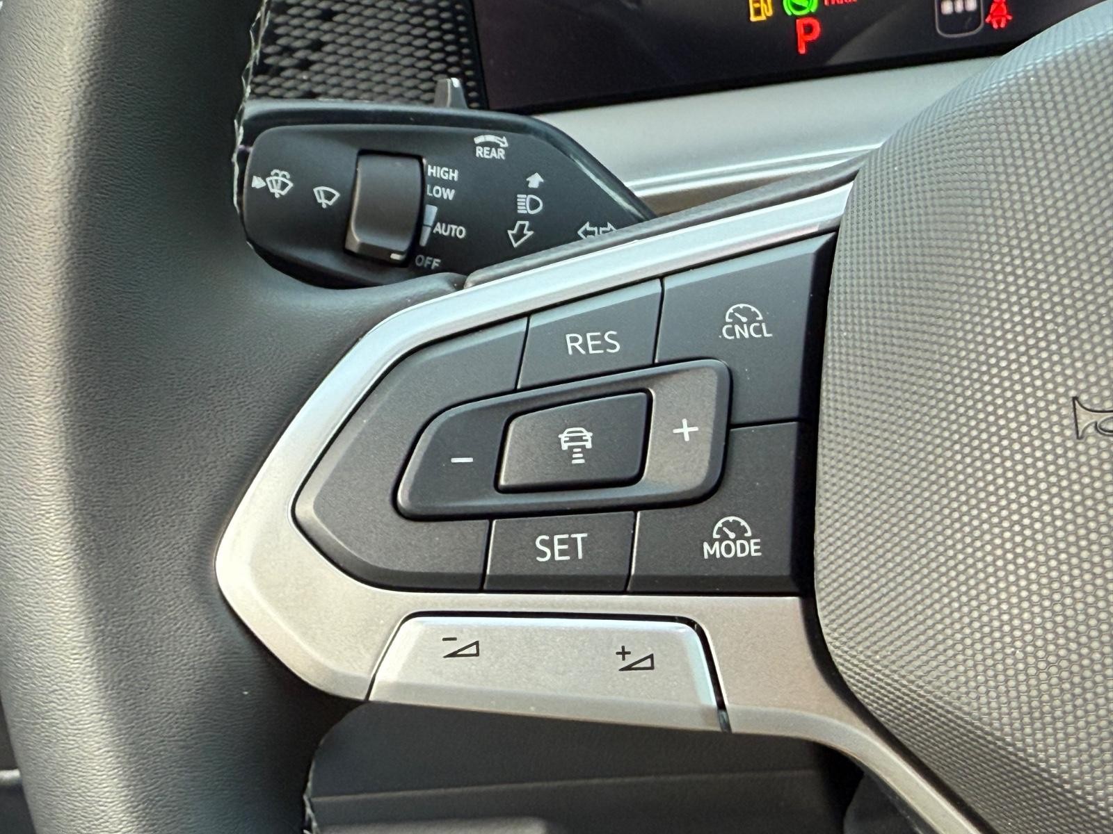 Volkswagen Tiguan Vehicle Image 10