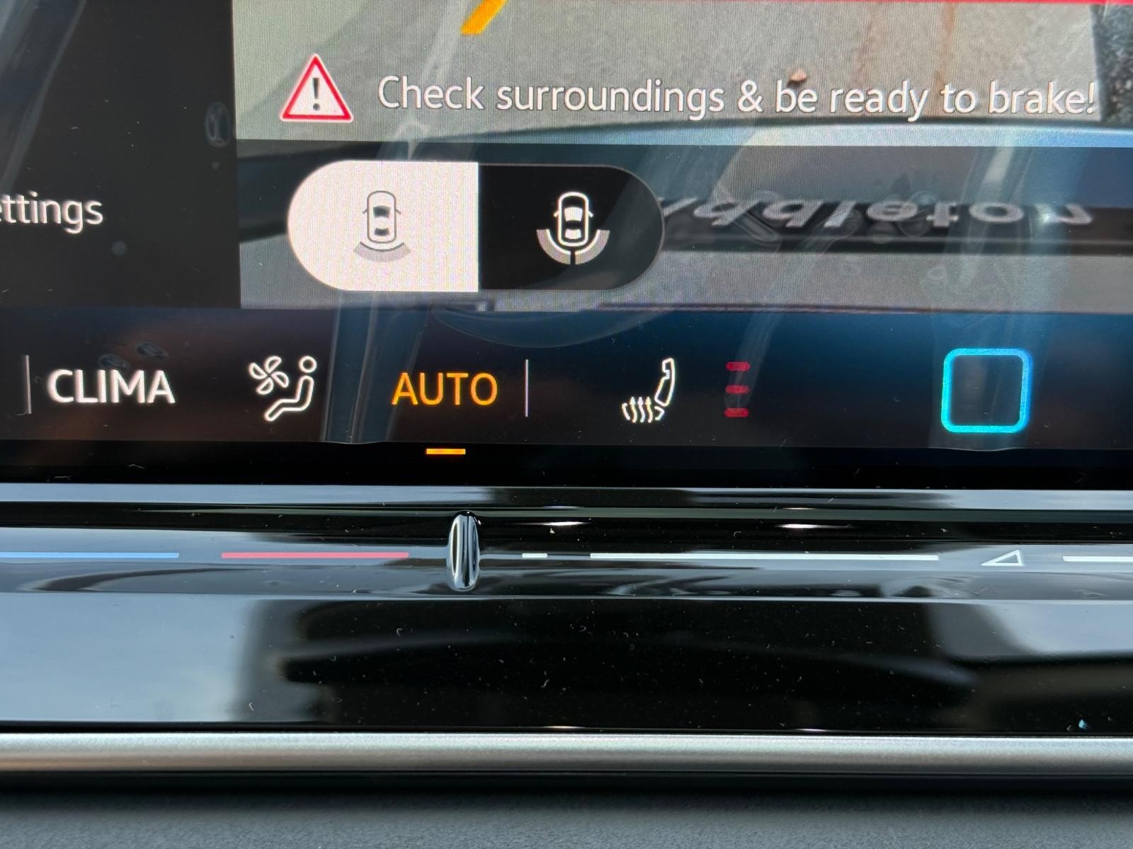 Volkswagen Tiguan Vehicle Image 15