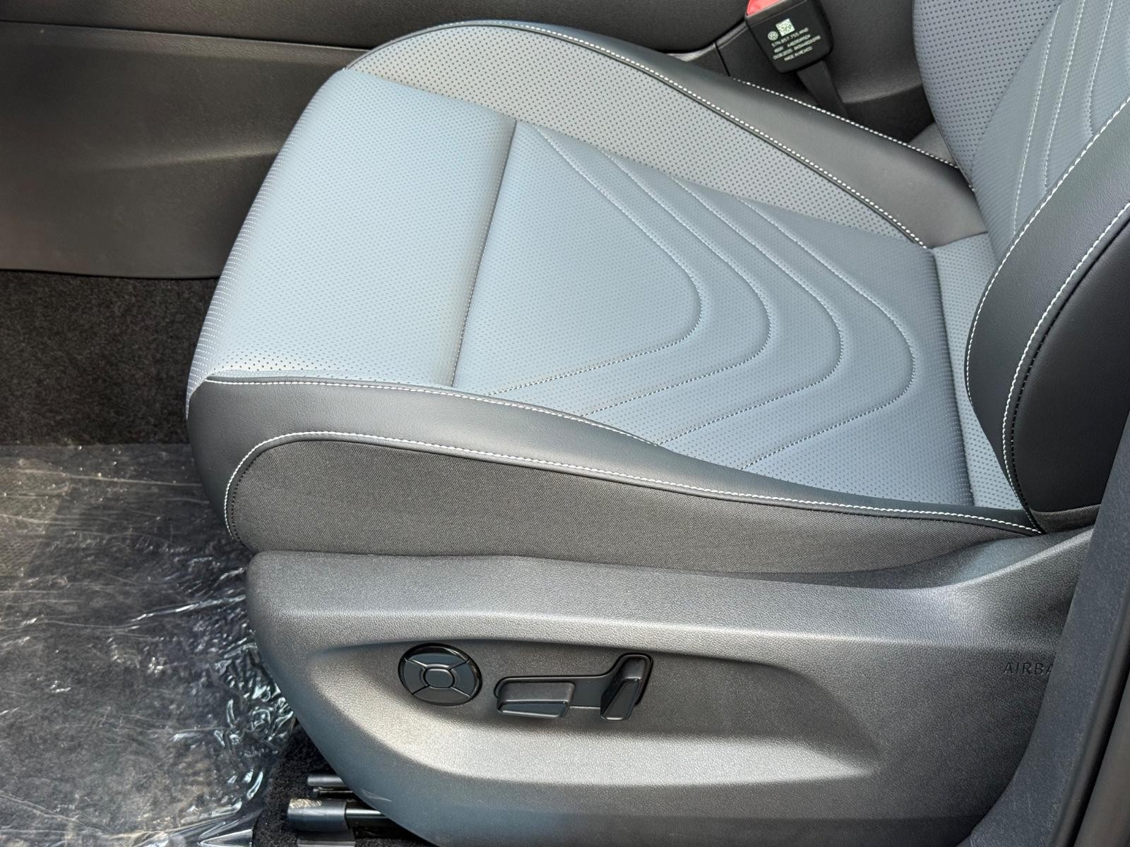 Volkswagen Tiguan Vehicle Image 17