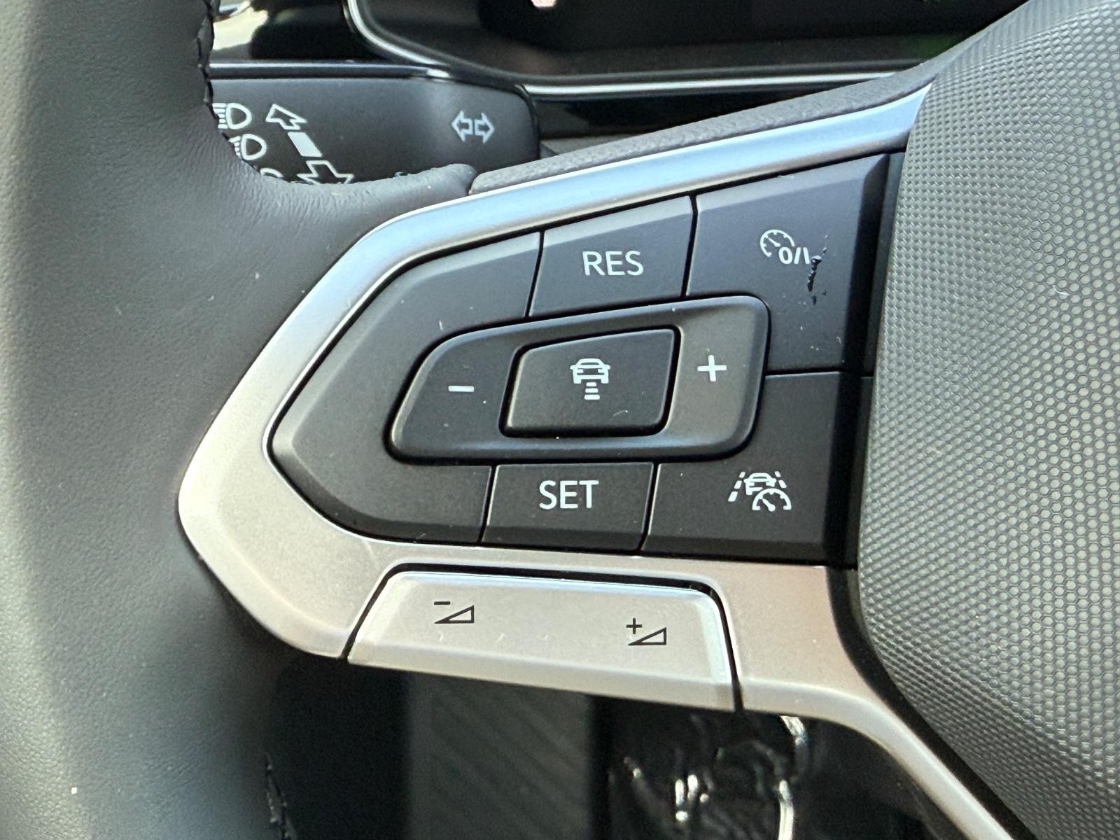 Volkswagen Jetta Vehicle Image 11