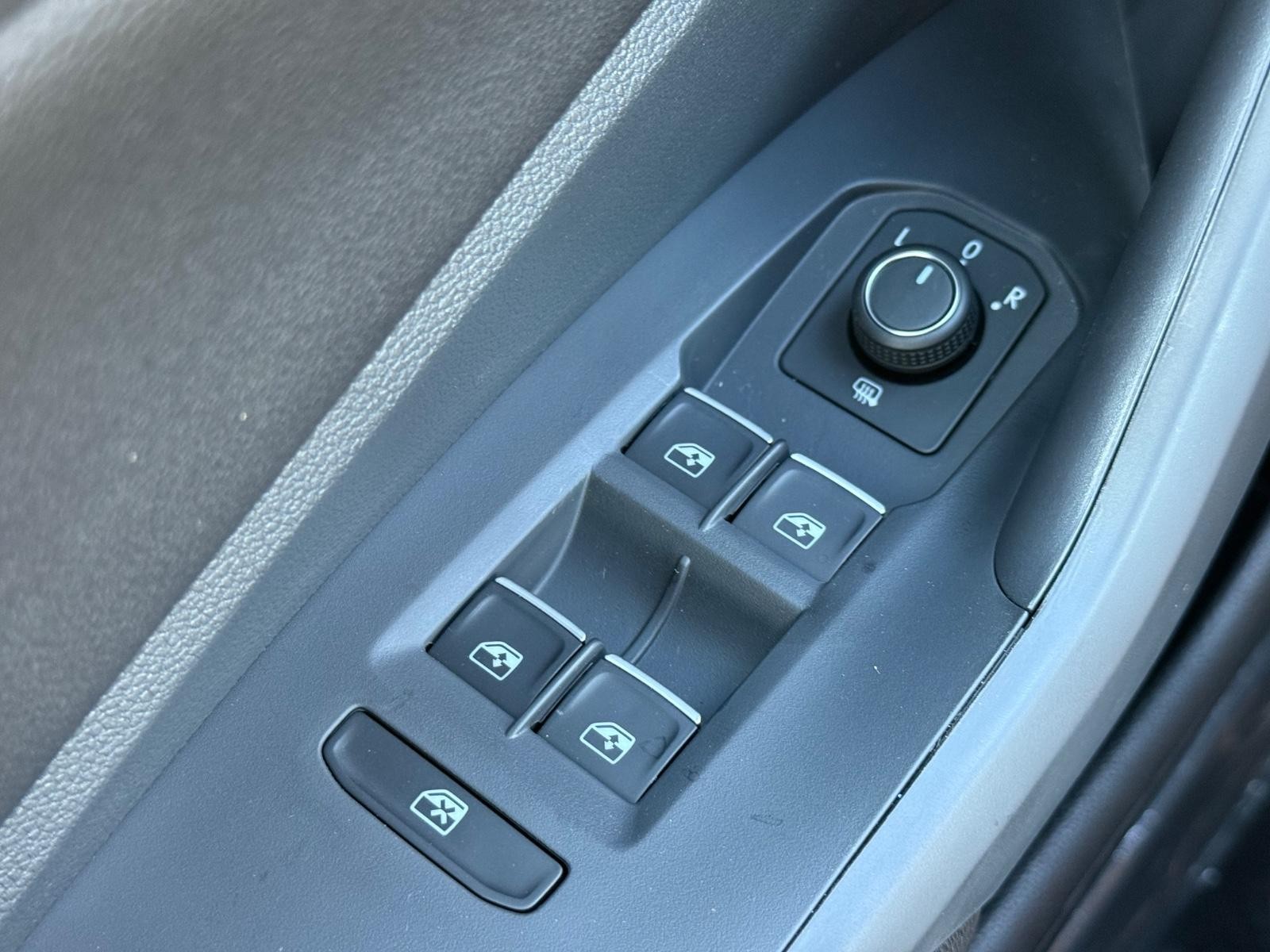 Volkswagen Jetta Vehicle Image 15