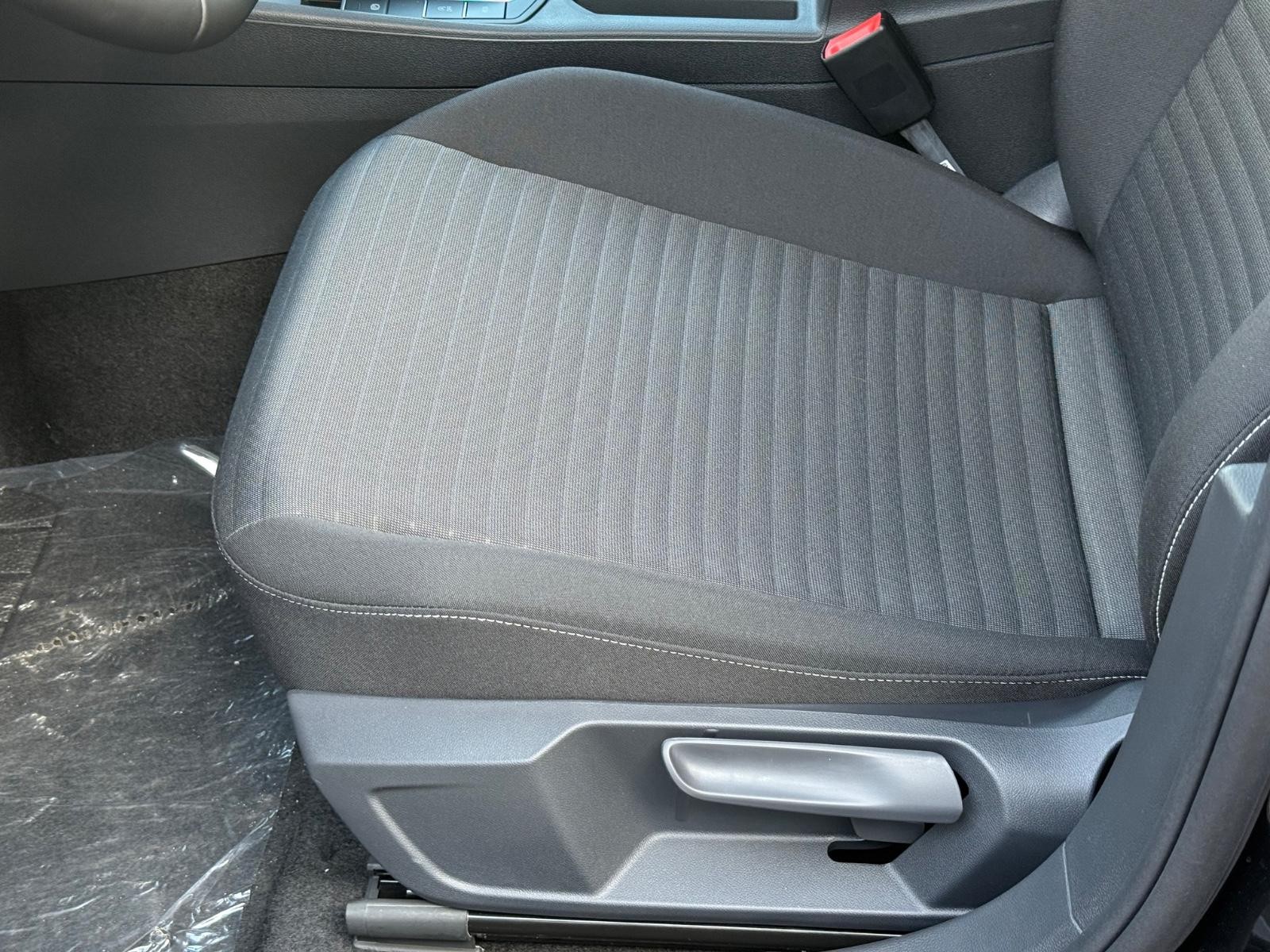 Volkswagen Jetta Vehicle Image 16