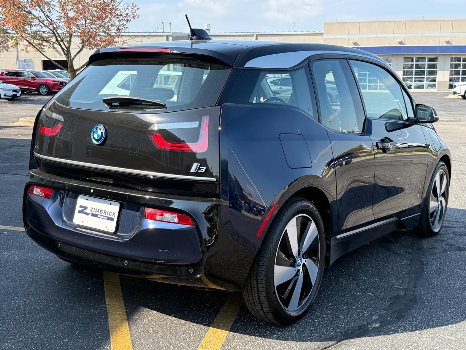 BMW i3 Vehicle Full-screen Gallery Image 03