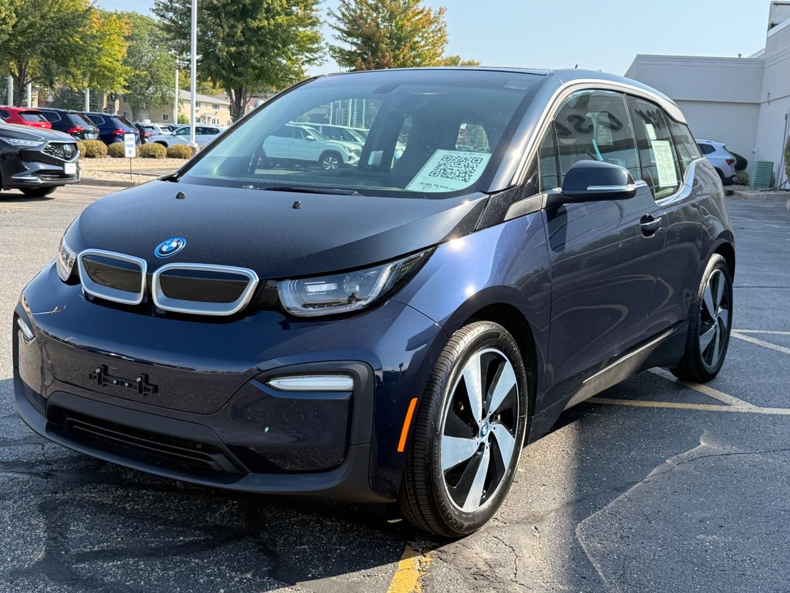 BMW i3 Vehicle Full-screen Gallery Image 08