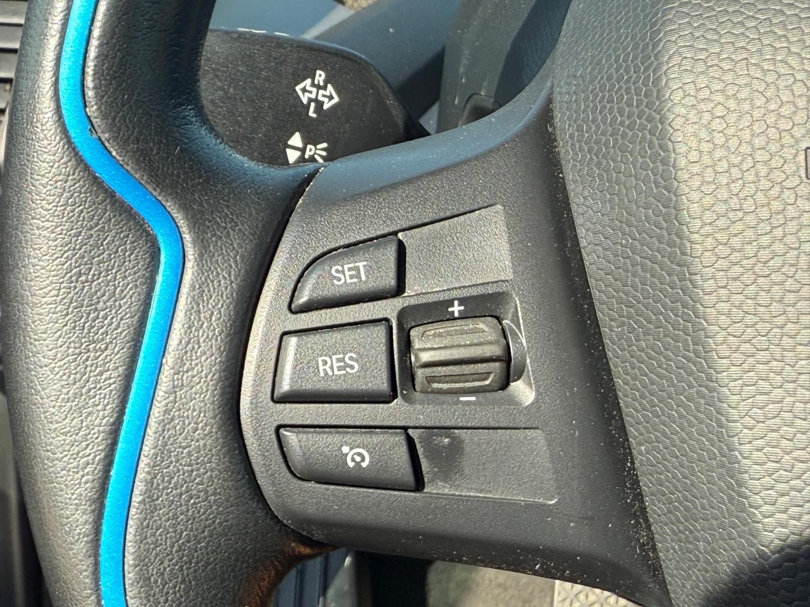 BMW i3 Vehicle Full-screen Gallery Image 17