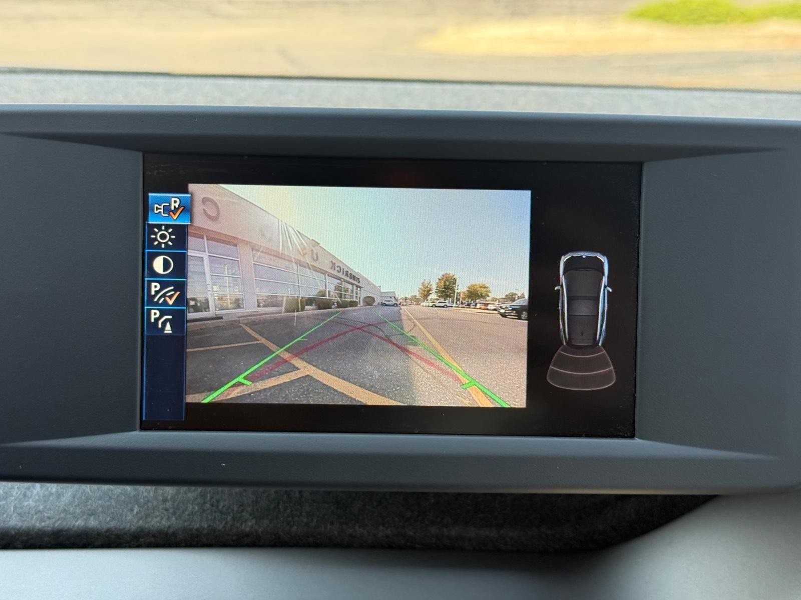 BMW i3 Vehicle Full-screen Gallery Image 20