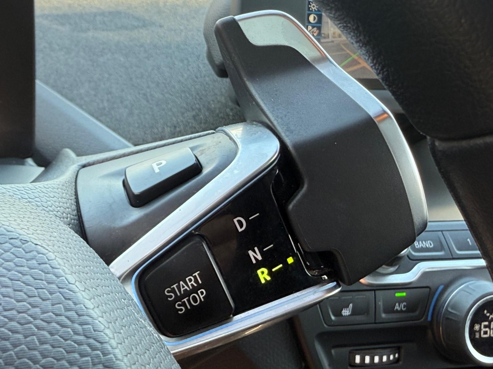 BMW i3 Vehicle Full-screen Gallery Image 21