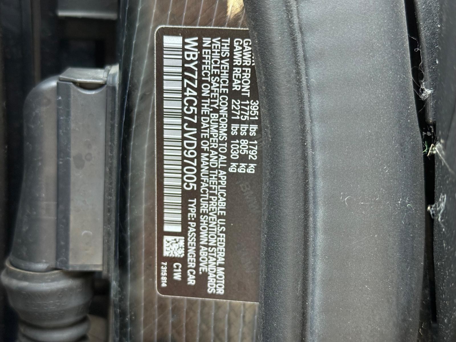 BMW i3 Vehicle Full-screen Gallery Image 25