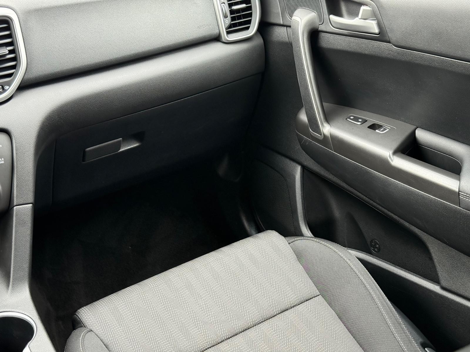 Kia Sportage Vehicle Image 15