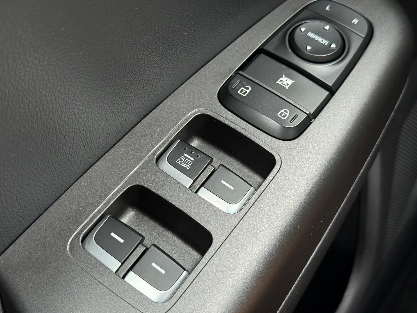 Kia Sportage Vehicle Image 20