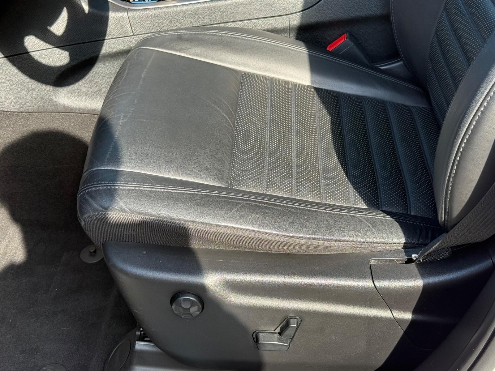 Jeep Grand Cherokee Vehicle Image 22